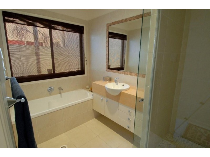 34 Baker-Finch Place, Twin Waters QLD 4564