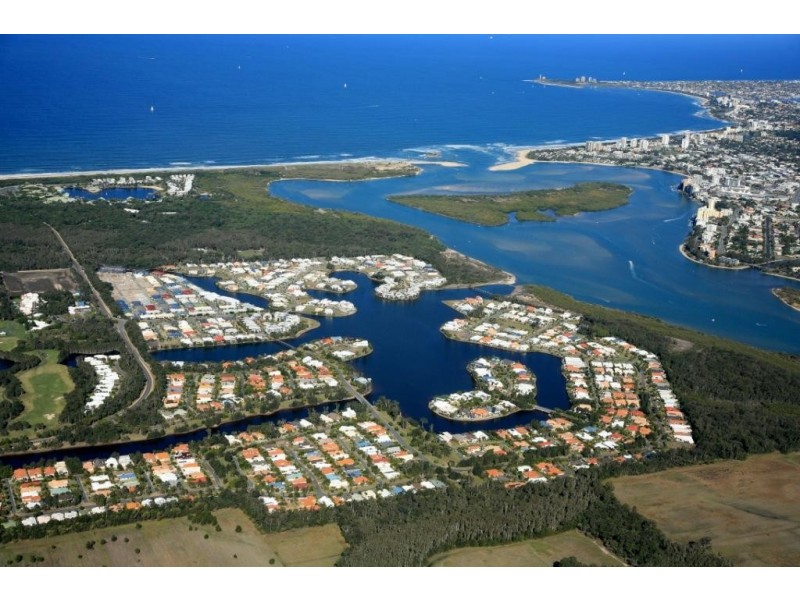 33 Baywater Drive, Twin Waters QLD 4564