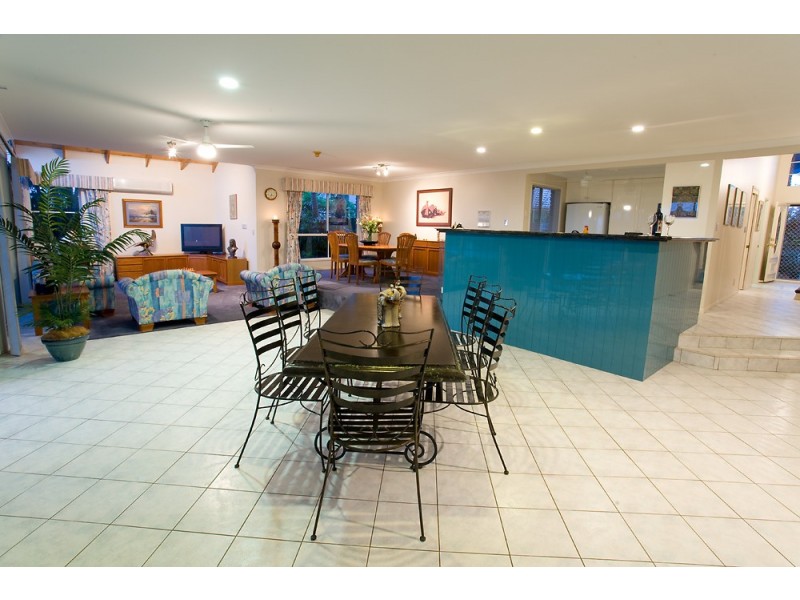 19 Paraka Court “Hideaway Waters”, Mountain Creek QLD 4557