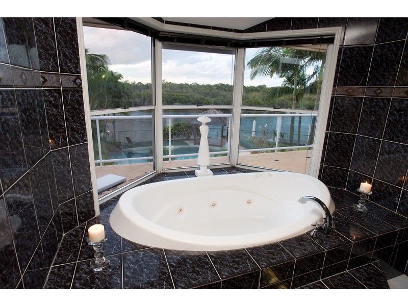 19 Paraka Court “Hideaway Waters”, Mountain Creek QLD 4557