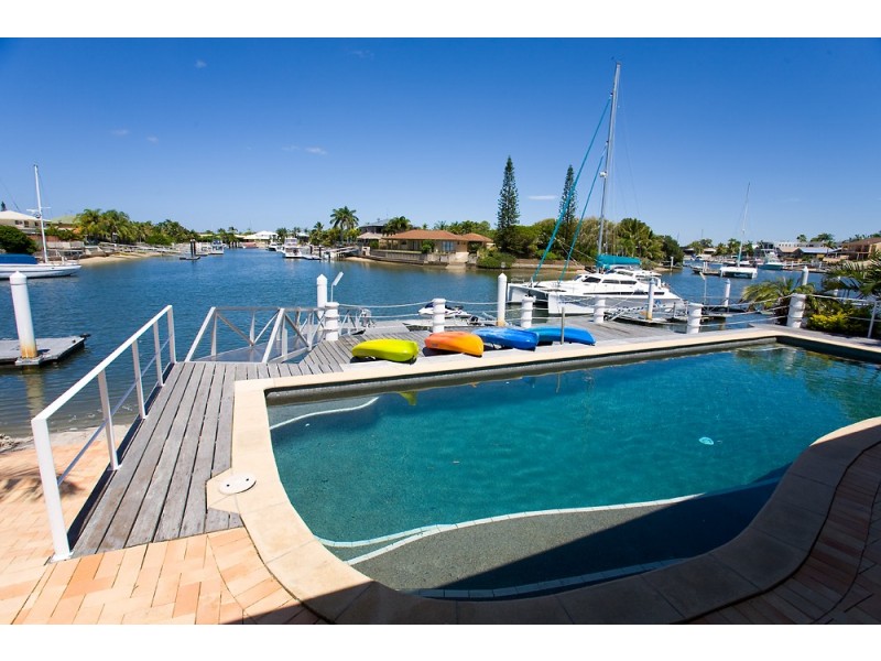 18 Oak Court, Minyama QLD 4575