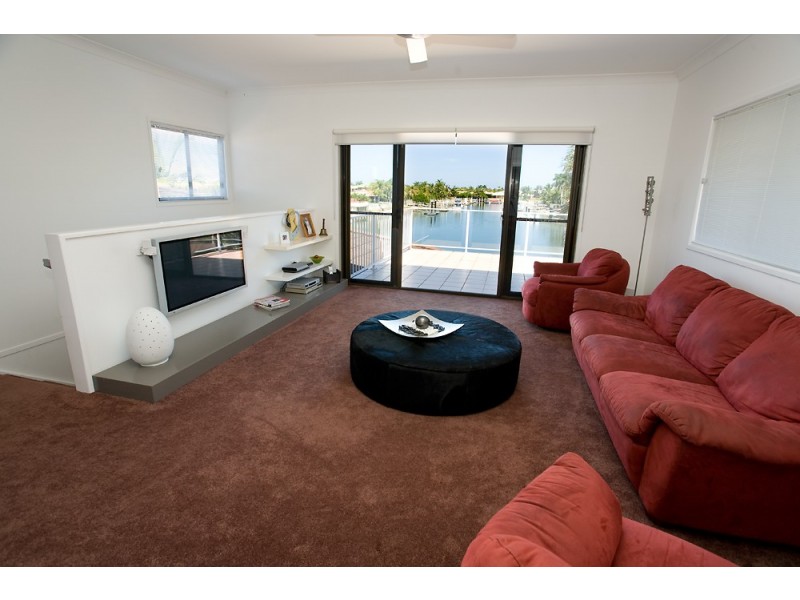 18 Oak Court, Minyama QLD 4575