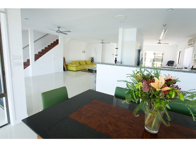 18 Oak Court, Minyama QLD 4575