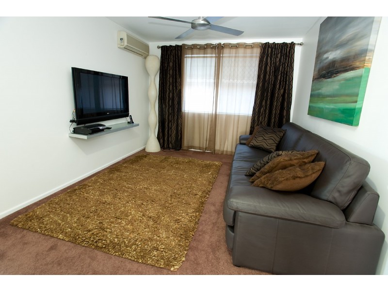 18 Oak Court, Minyama QLD 4575