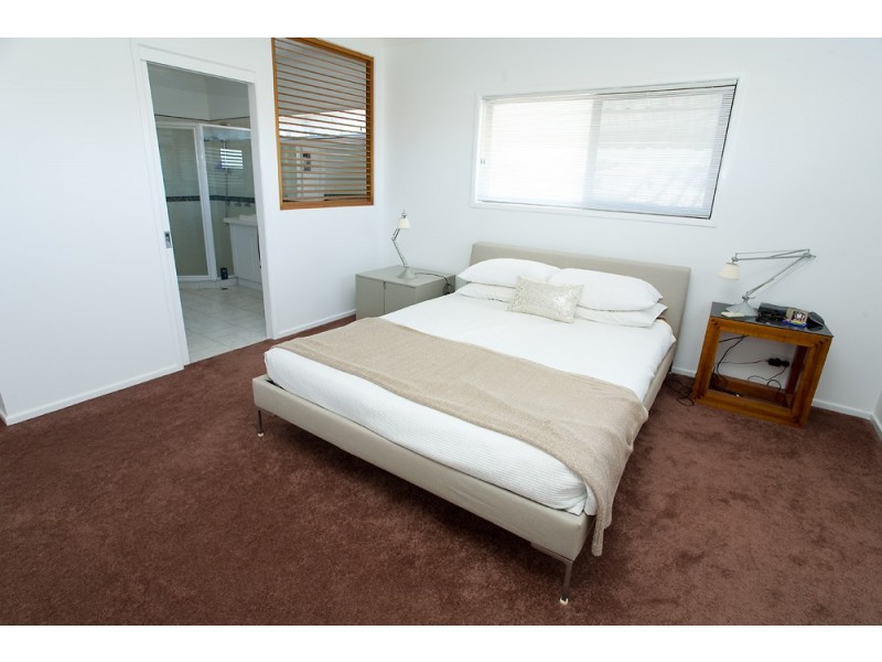 18 Oak Court, Minyama QLD 4575
