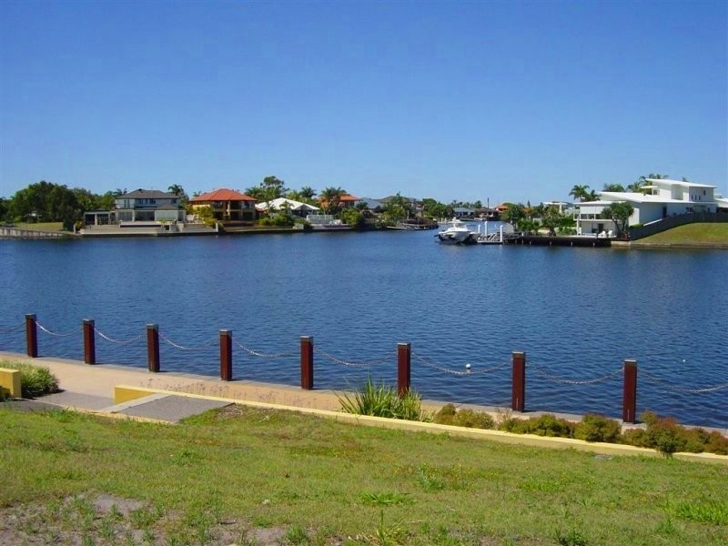 15 Tortola Place, Kawana Island QLD 4575