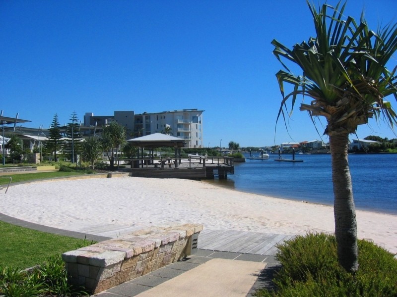 15 Tortola Place, Kawana Island QLD 4575