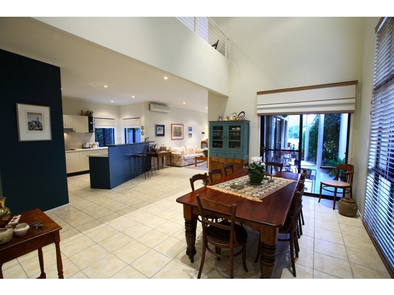 18 Jessica Boulevard, Minyama QLD 4575