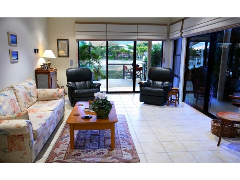 18 Jessica Boulevard, Minyama QLD 4575