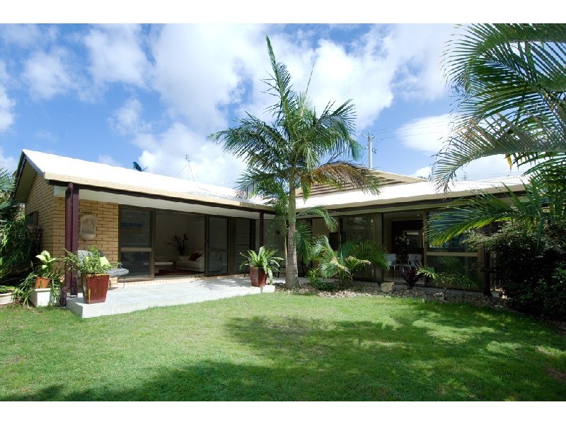 35 Meta Street, Mooloolaba QLD 4557