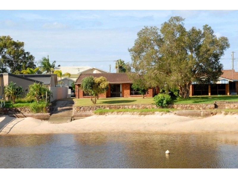 11 Coorumbong Close, Mooloolaba QLD 4557