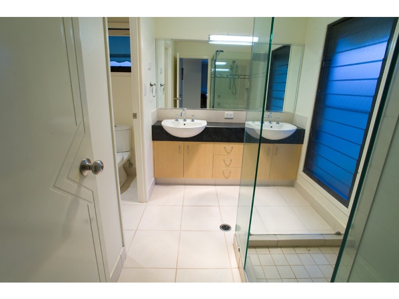 18 Tarwarri Crescent, Mooloolaba QLD 4557