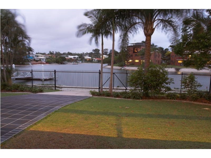 18 Tarwarri Crescent, Mooloolaba QLD 4557