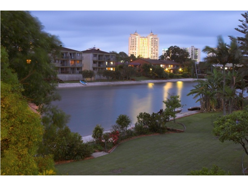 18 Tarwarri Crescent, Mooloolaba QLD 4557