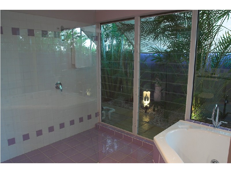 126 Sunbird Chase, Kawana Waters QLD 4575