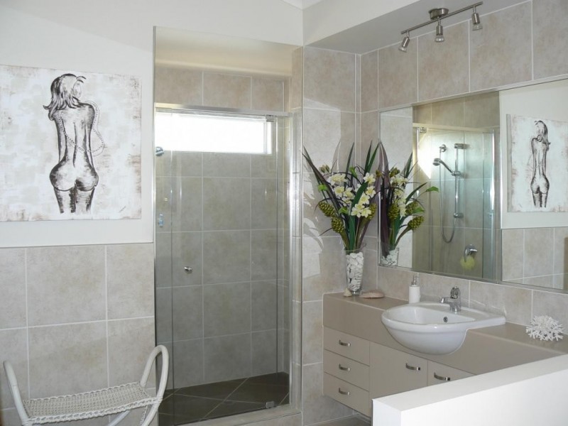 4 Tortola Place, Kawana Island QLD 4575