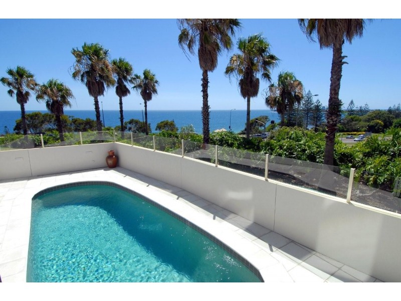 Unit 1  “Marina Heights” 18 Marina Walk, Alexandra Headland QLD 4572