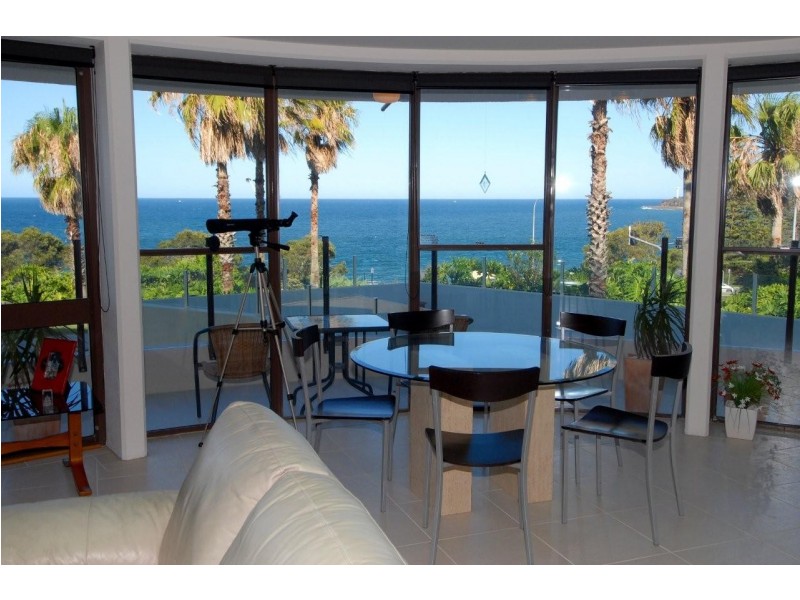 Unit 1  “Marina Heights” 18 Marina Walk, Alexandra Headland QLD 4572