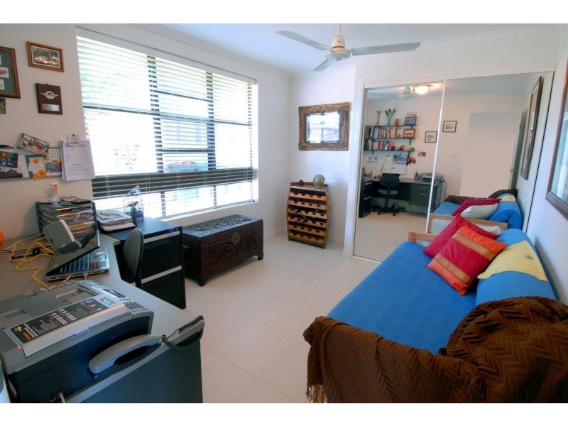 Unit 1  “Marina Heights” 18 Marina Walk, Alexandra Headland QLD 4572