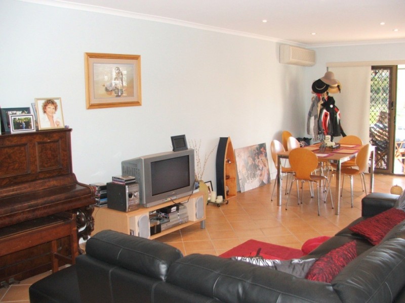 Unit 4 “Kyamba Court” 6 Kyamba Ct, Mooloolaba QLD 4557