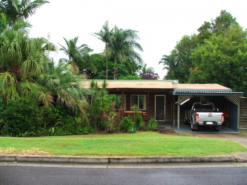 17  Anthony Avenue, Mooloolaba QLD 4557