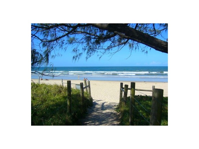 16 Admiralty Drive, Alexandra Headland QLD 4572
