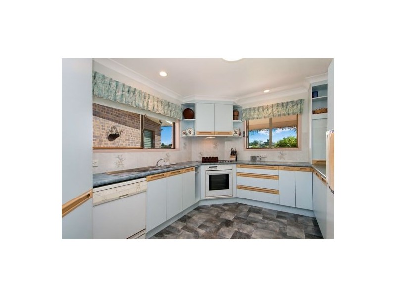 42 Tarwarri Crescent, Mooloolaba QLD 4557