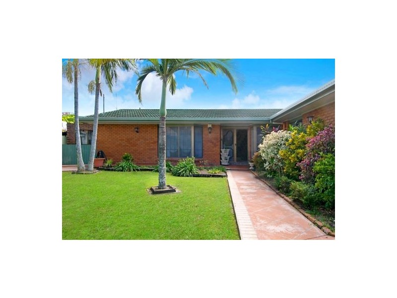 42 Tarwarri Crescent, Mooloolaba QLD 4557