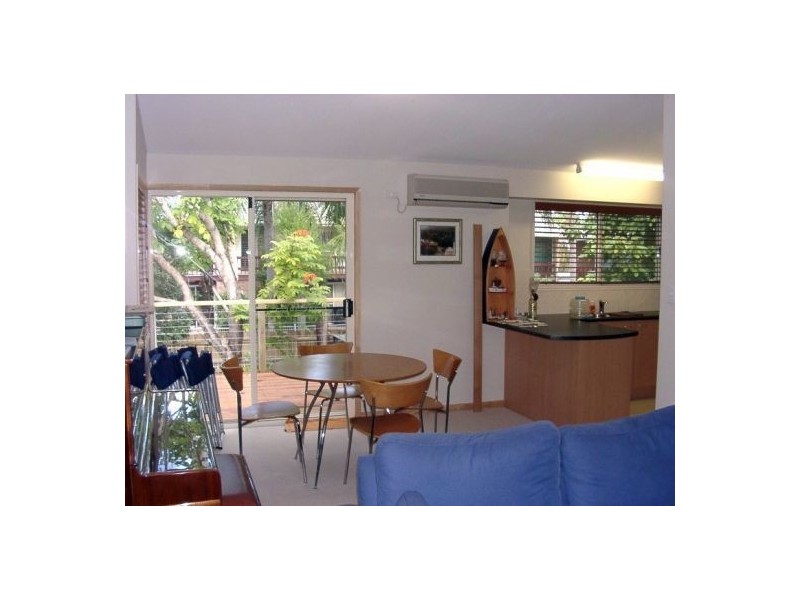 7 Tombarra St, Mooloolaba QLD 4557
