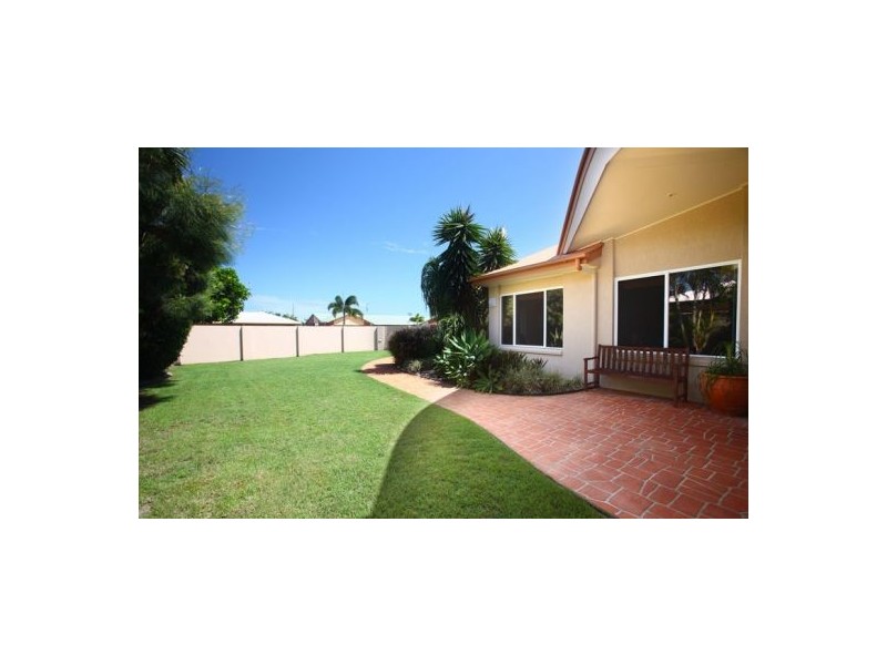84 Sunbird Chase, Parrearra QLD 4575