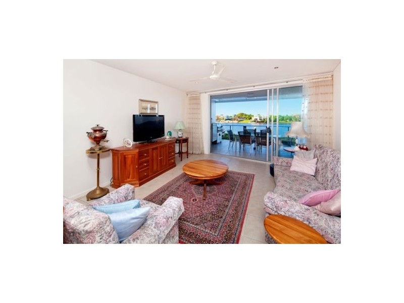 Unit 1 “St Kitt 7 Grand Parade, Kawana Island QLD 4575