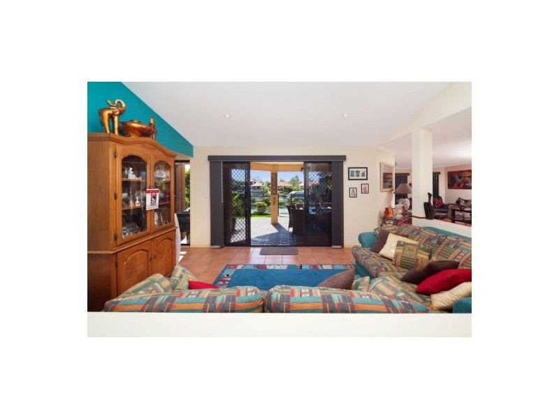 112 Sunbird Chase, Kawana Waters QLD 4575