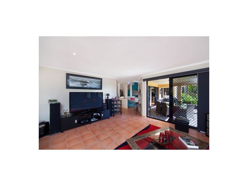 112 Sunbird Chase, Kawana Waters QLD 4575