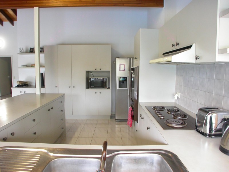 1 Julie Court, Mooloolaba QLD 4557