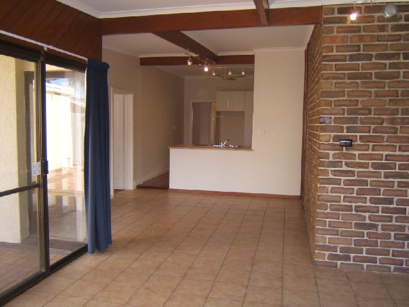 16 Ragless Avenue, Enfield SA 5085