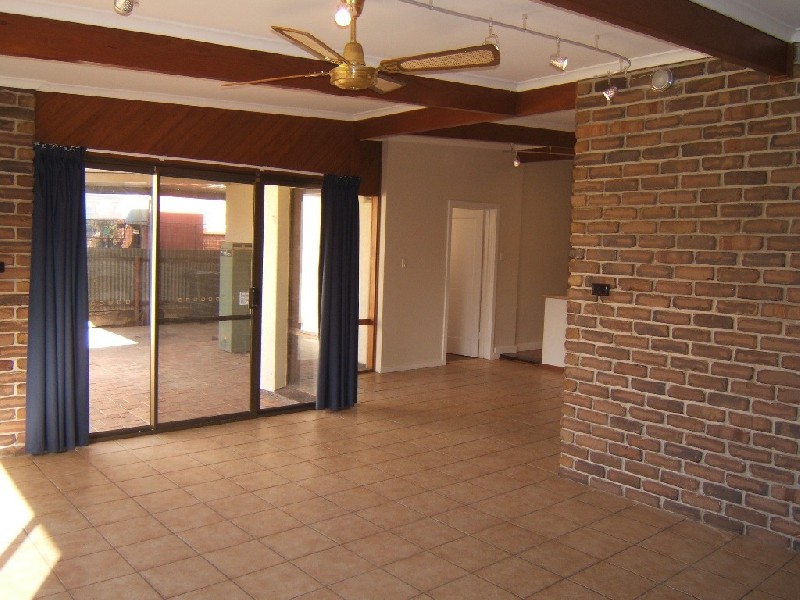 16 Ragless Avenue, Enfield SA 5085