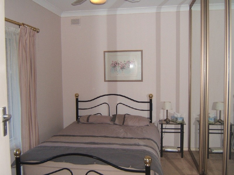 8 Wallace Street, Vale Park SA 5081