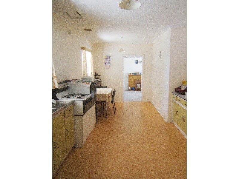 7 Desmond Avenue, Pooraka SA 5095