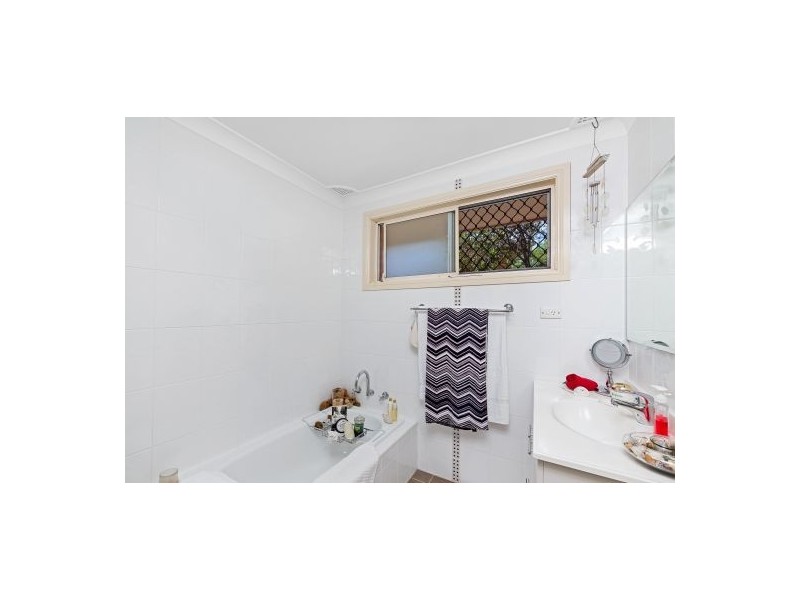 4 Gwenneth Close, Kanwal NSW 2259