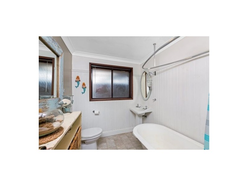 286 Tuggerawong Road, Tuggerawong NSW 2259