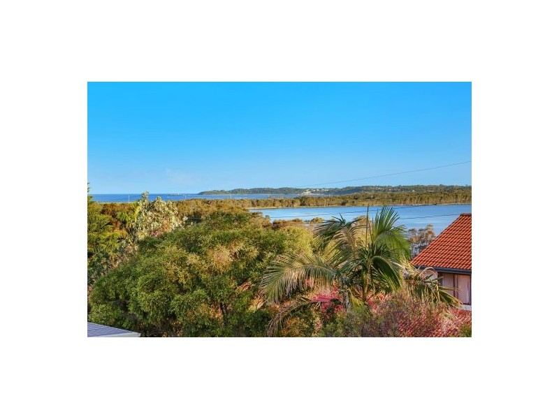 12 Kailua Avenue, Budgewoi NSW 2262