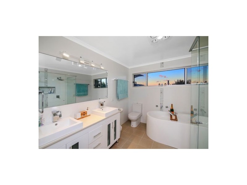 12 Kailua Avenue, Budgewoi NSW 2262