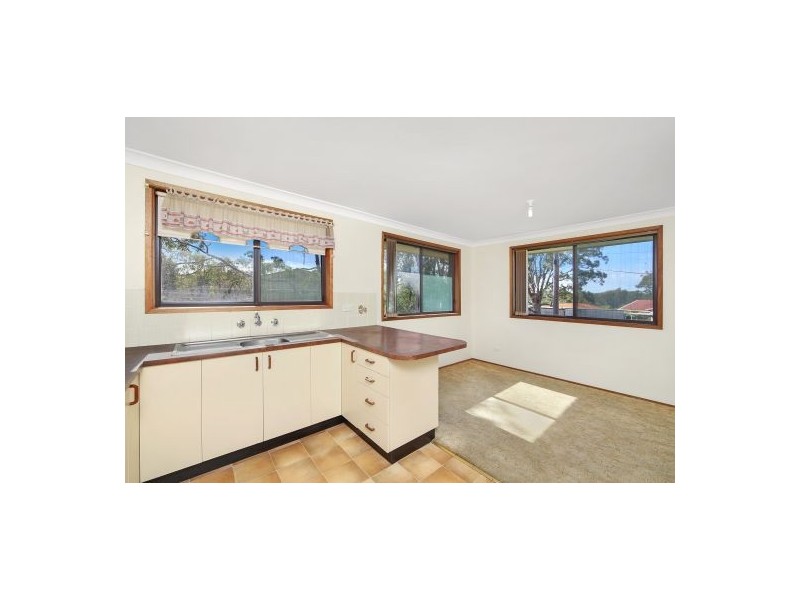 1/7 Anembo Avenue, Summerland Point NSW 2259