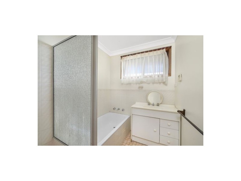 1/7 Anembo Avenue, Summerland Point NSW 2259