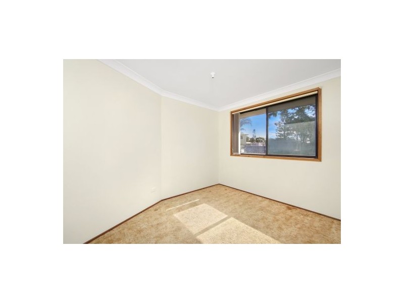 1/7 Anembo Avenue, Summerland Point NSW 2259