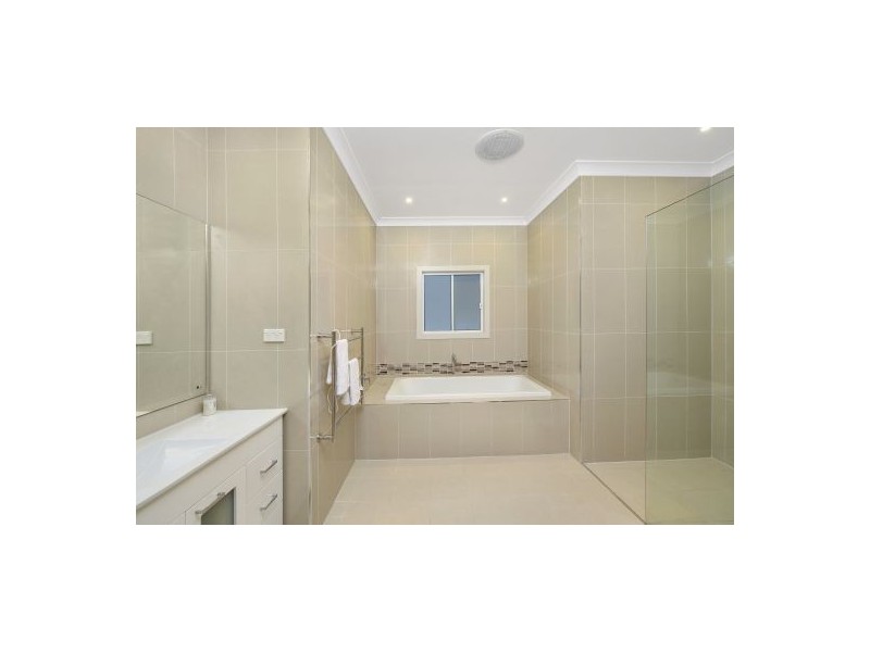 1 Kala Avenue, Budgewoi NSW 2262