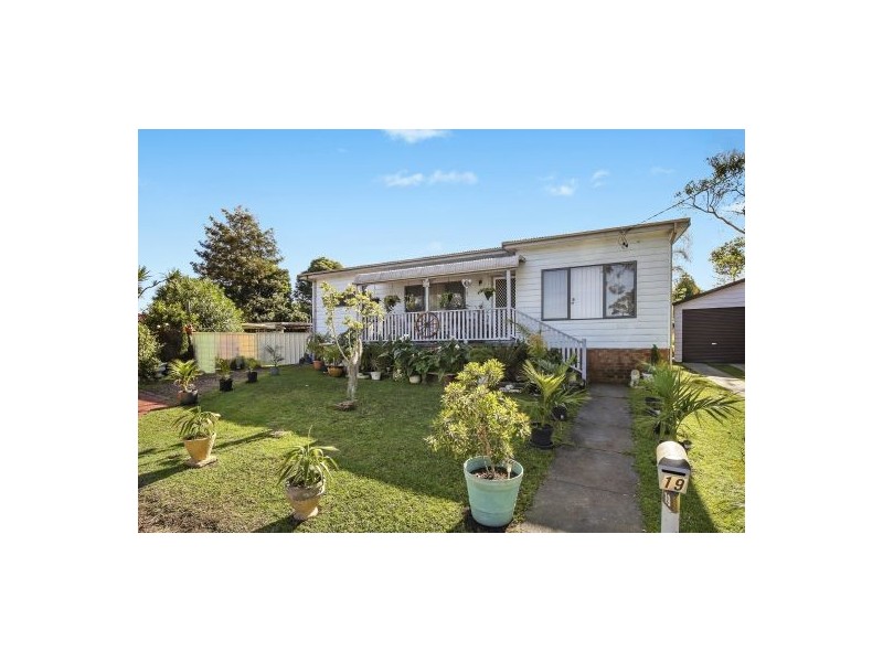 19 Joy Street, Gorokan NSW 2263