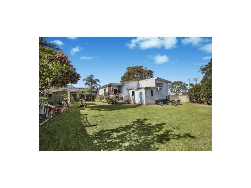 19 Joy Street, Gorokan NSW 2263