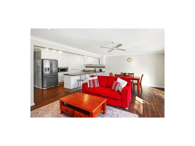 2 Carmel Avenue, Budgewoi NSW 2262