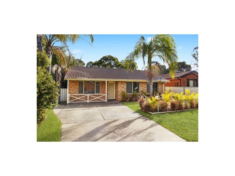 2 Carmel Avenue, Budgewoi NSW 2262